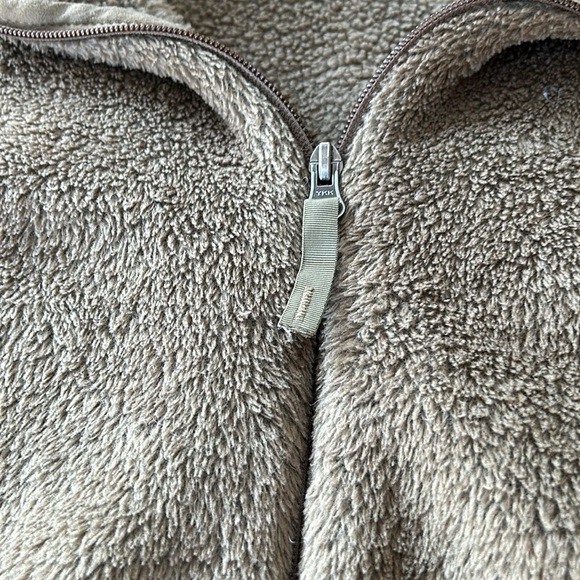 Polartec L3 tan half zip pullover jacket. Size Large. Good condition. - Picture 5 of 7